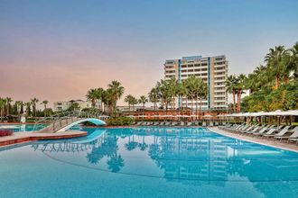 Lara Barut Collection