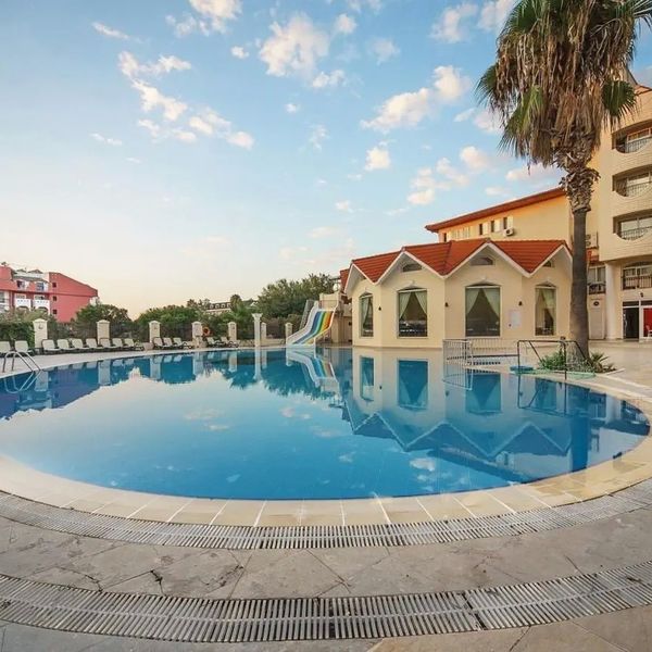Larissa Inn