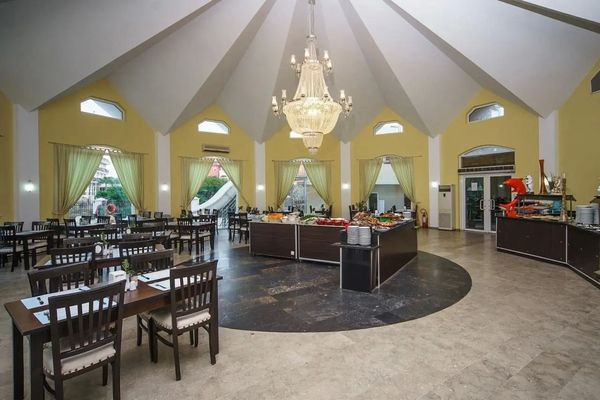 Larissa Inn