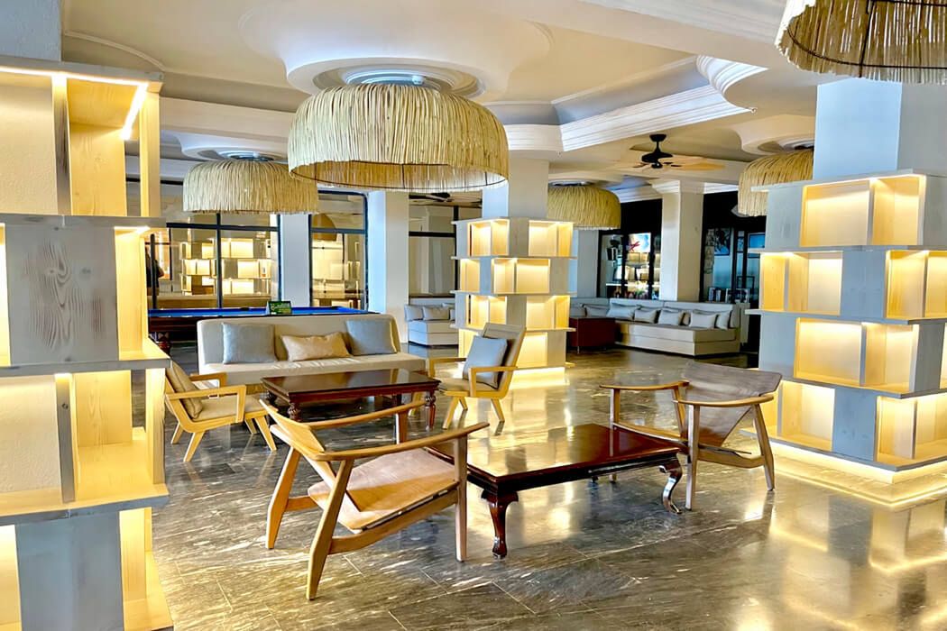 Laur Experience & Elegance - teren hotelu