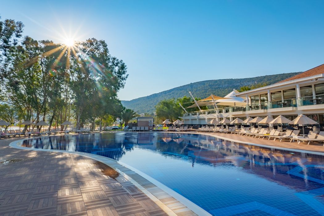 Long Beach Club Nature - basen