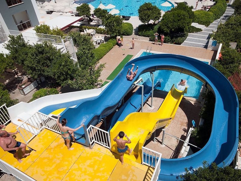 Luna Beach Deluxe 4*