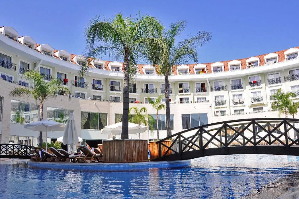 Meder Resort - basen