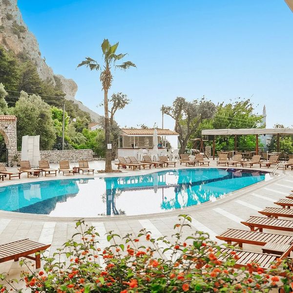 Meril Club Hotel & Spa