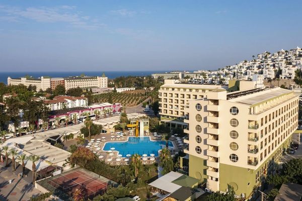 Miarosa Konakli Garden ex Hedef Rose Garden