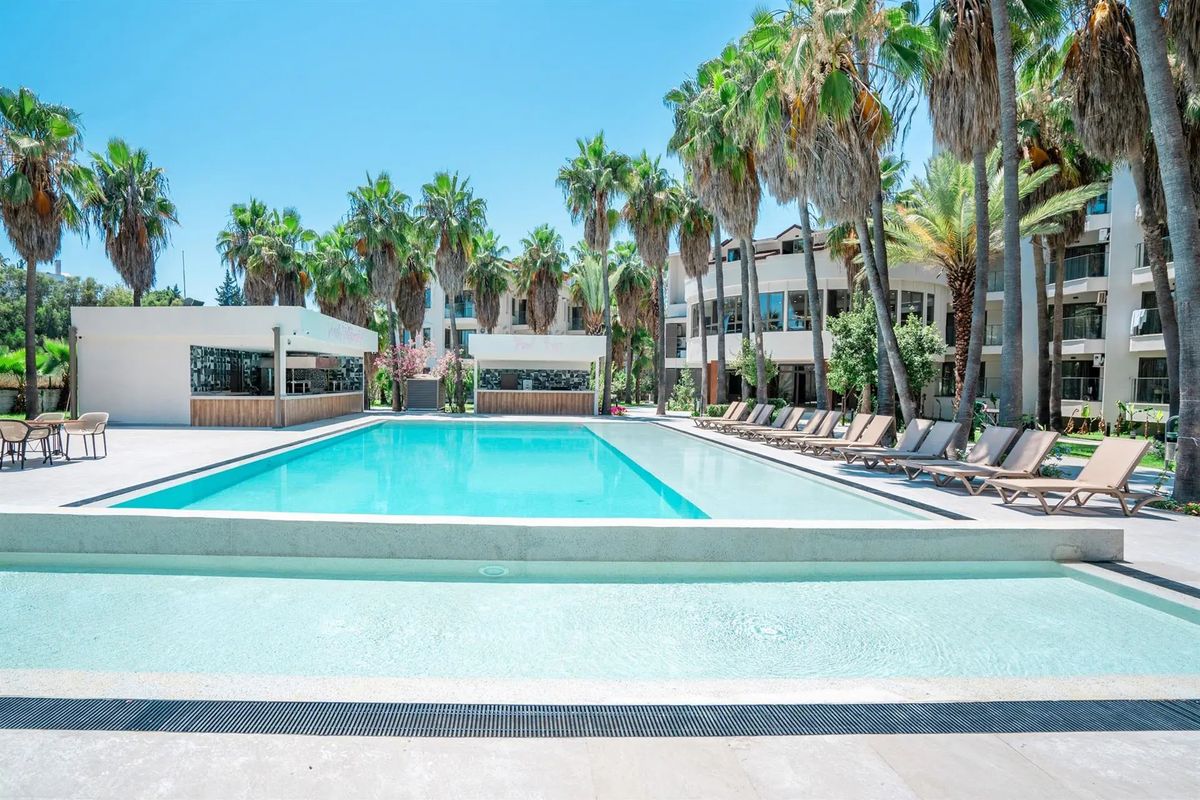 Orfeus Armin - teren hotelu