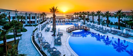 Palm Wings Beach Resort & SPA (Kusadasi)