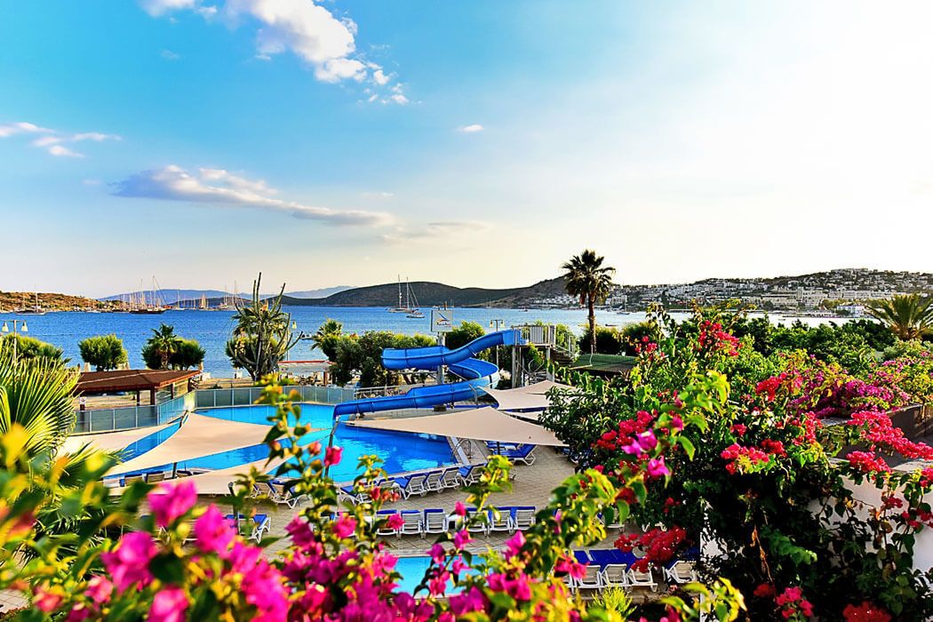 Parkim Ayaz - teren hotelu