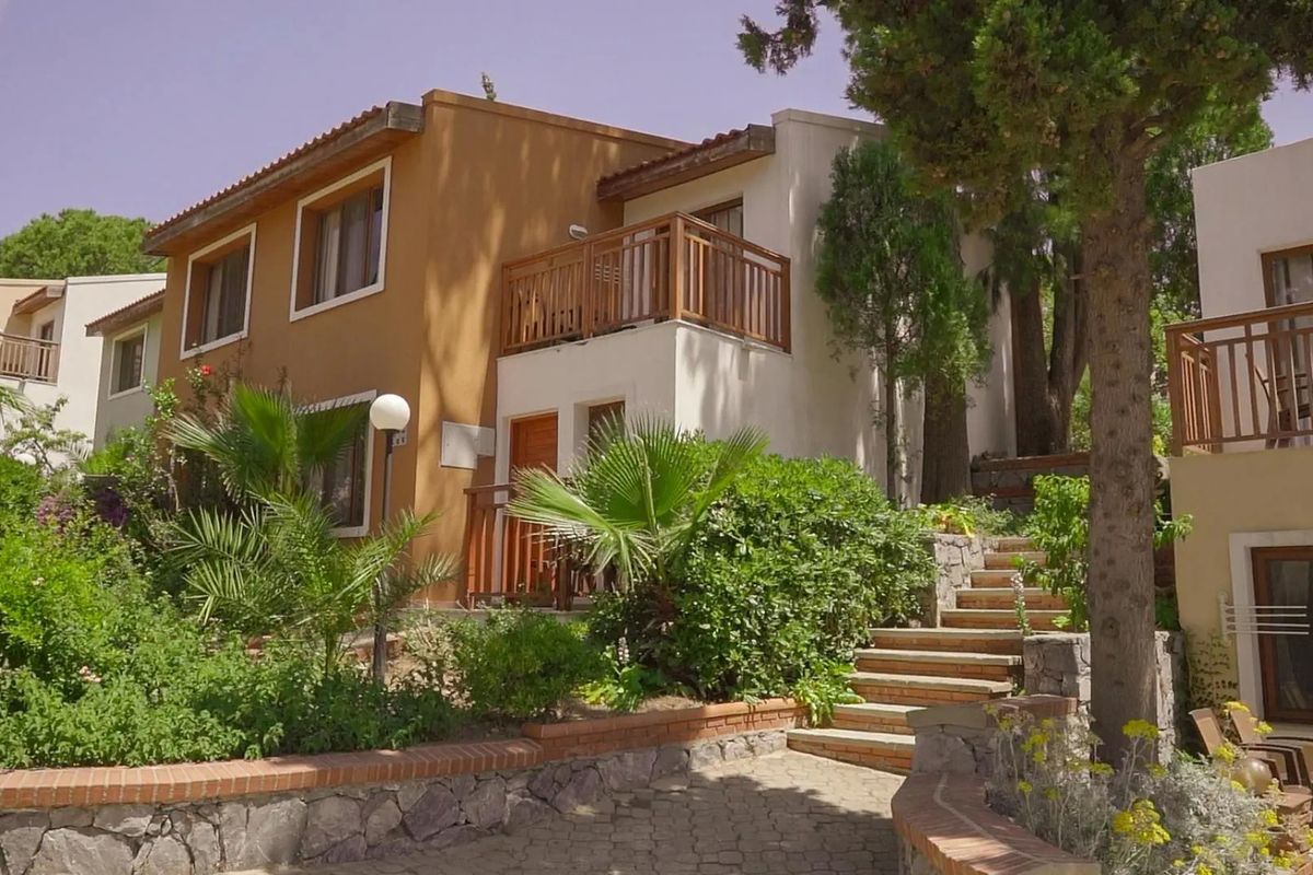 Pine Bay Holiday Resort - bungalowy