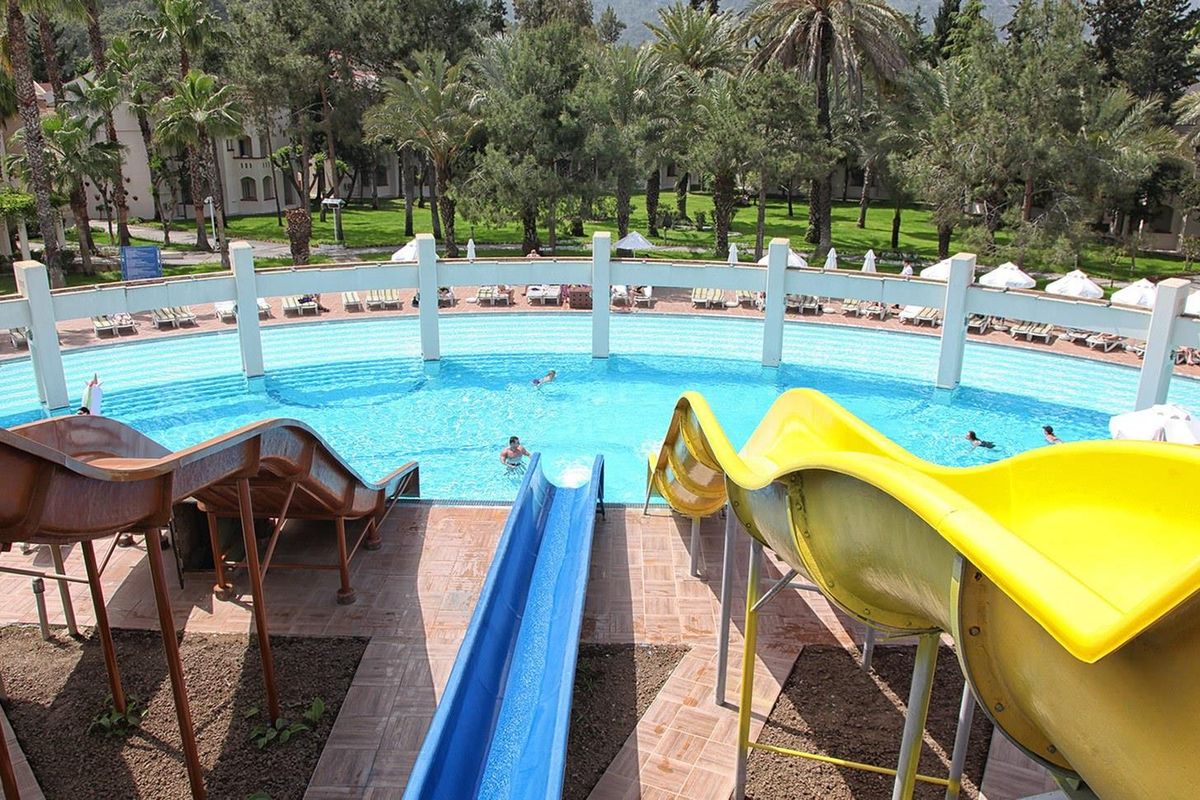 Queens Park Goynuk - zjeżdżalnia