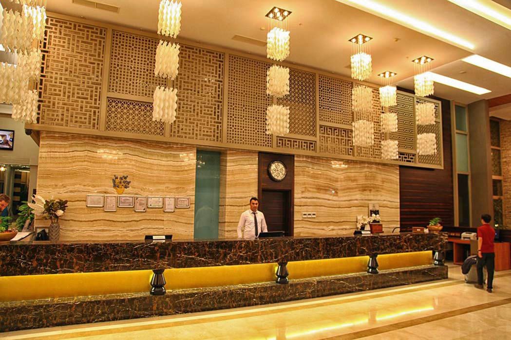 Queens Park Le Jardin Resort - recepcja / lobby