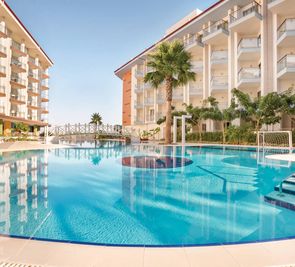 RAMADA HOTEL & SUITES BY WYNDHAM KUSADASI