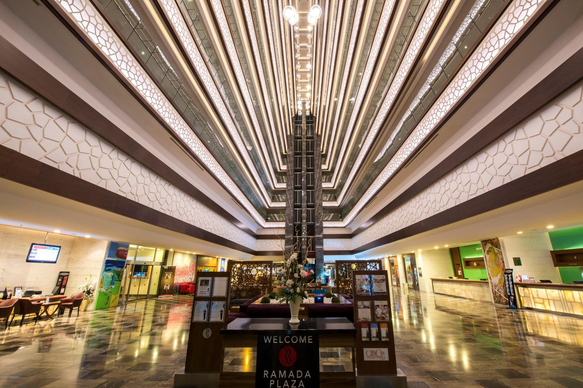 Ramada Plaza Antalya - recepcja / lobby