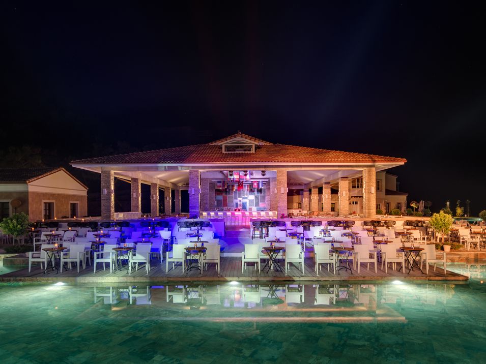 pool bar
