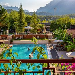 DG Rose Resort