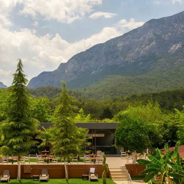 DG Rose Resort