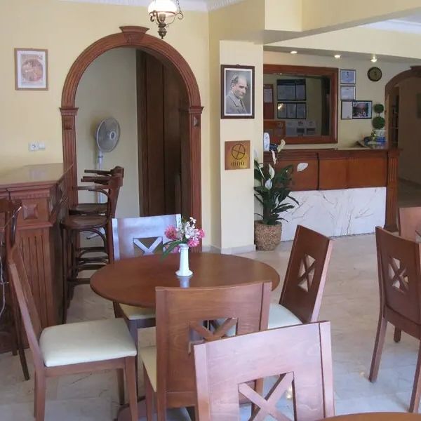 Rosy Suites