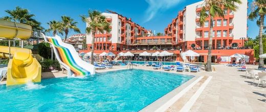 Royal Atlantis Beach (Side)