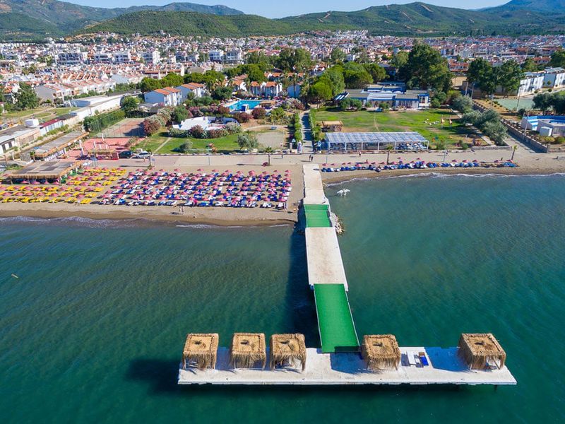 Santa Family Club 4*