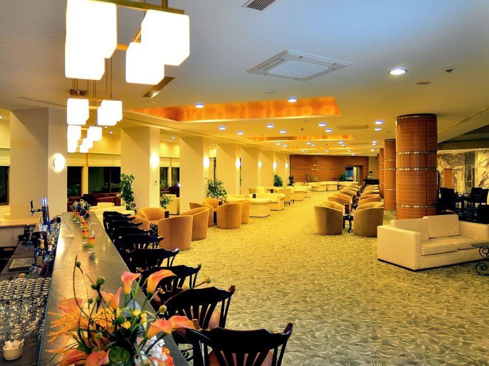 lobby bar