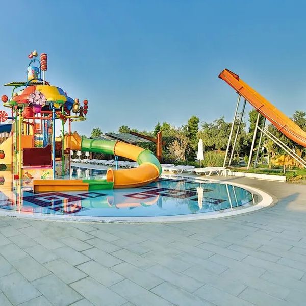 Saturn Palace Resort