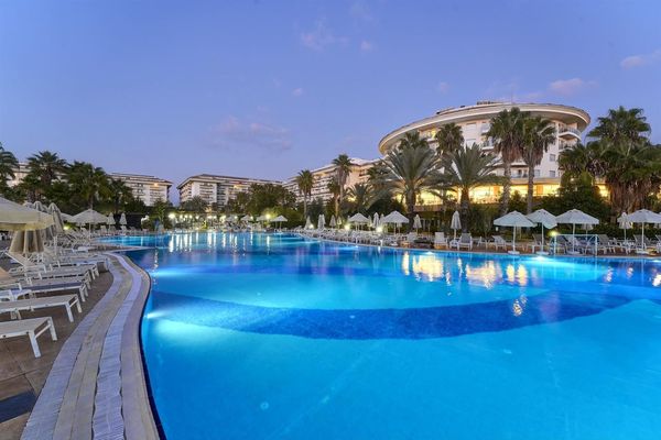 Sea World Resort & Spa