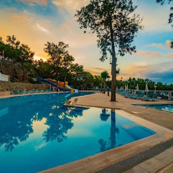 Senza Garden Holiday Club