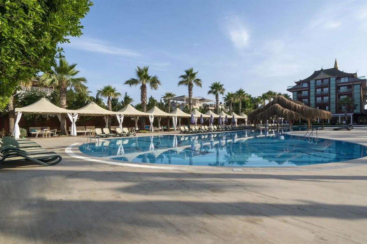 Siam Elegance - basen