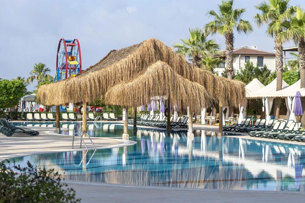 Siam Elegance - basen