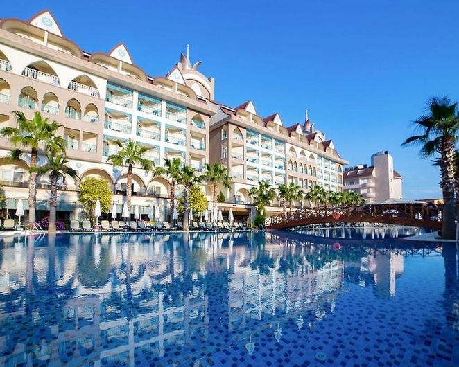 Side Crown Palace (Side)