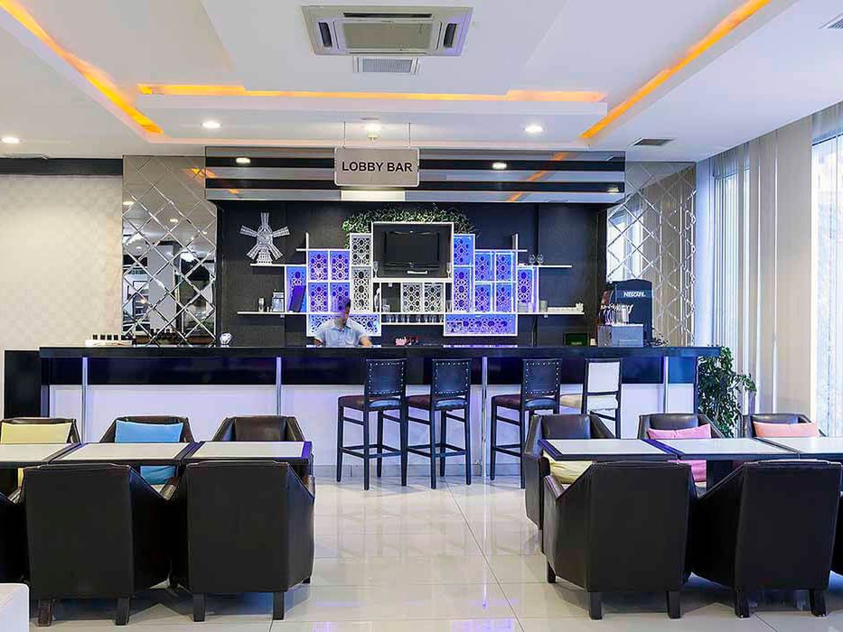 lobby bar