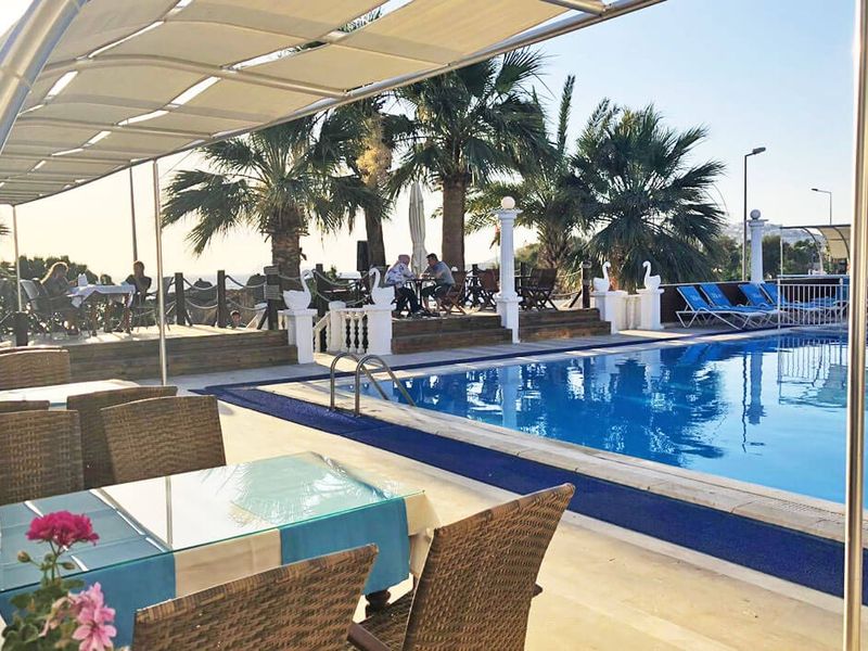 SUN AND SEA BEACH HOTEL