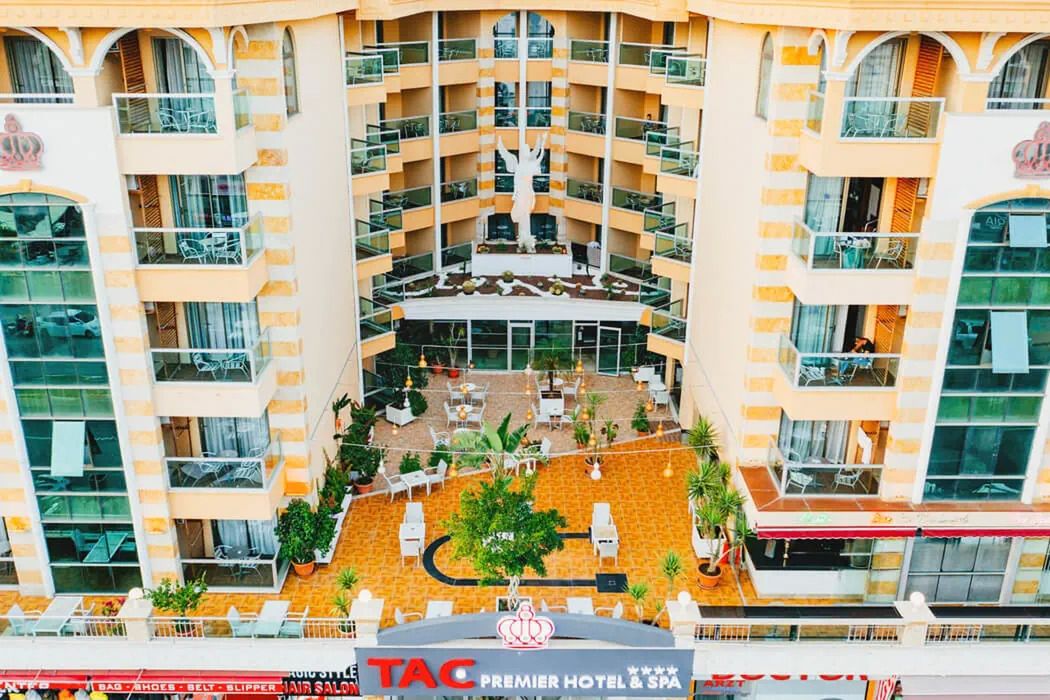 Tac Premier & Spa - teren hotelu