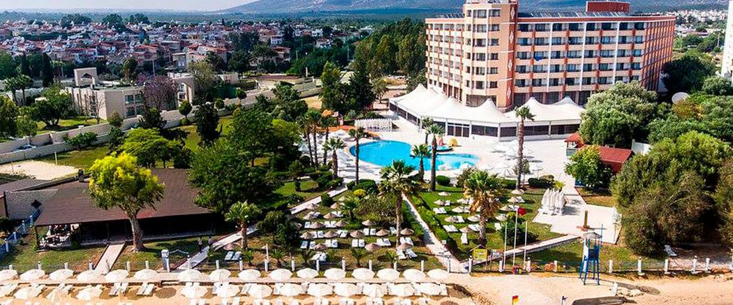 budynek główny, teren hotelu, plaża