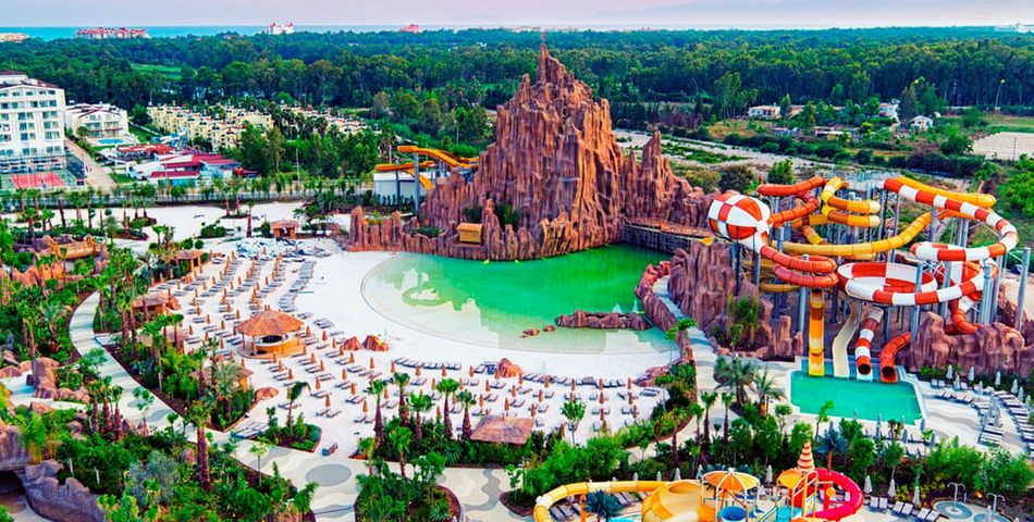 teren hotelu, basen, aquapark, zjeżdżalnia