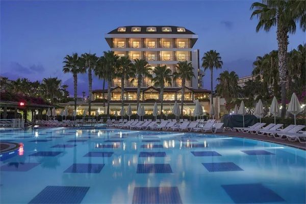 Trendy Palm Beach Side