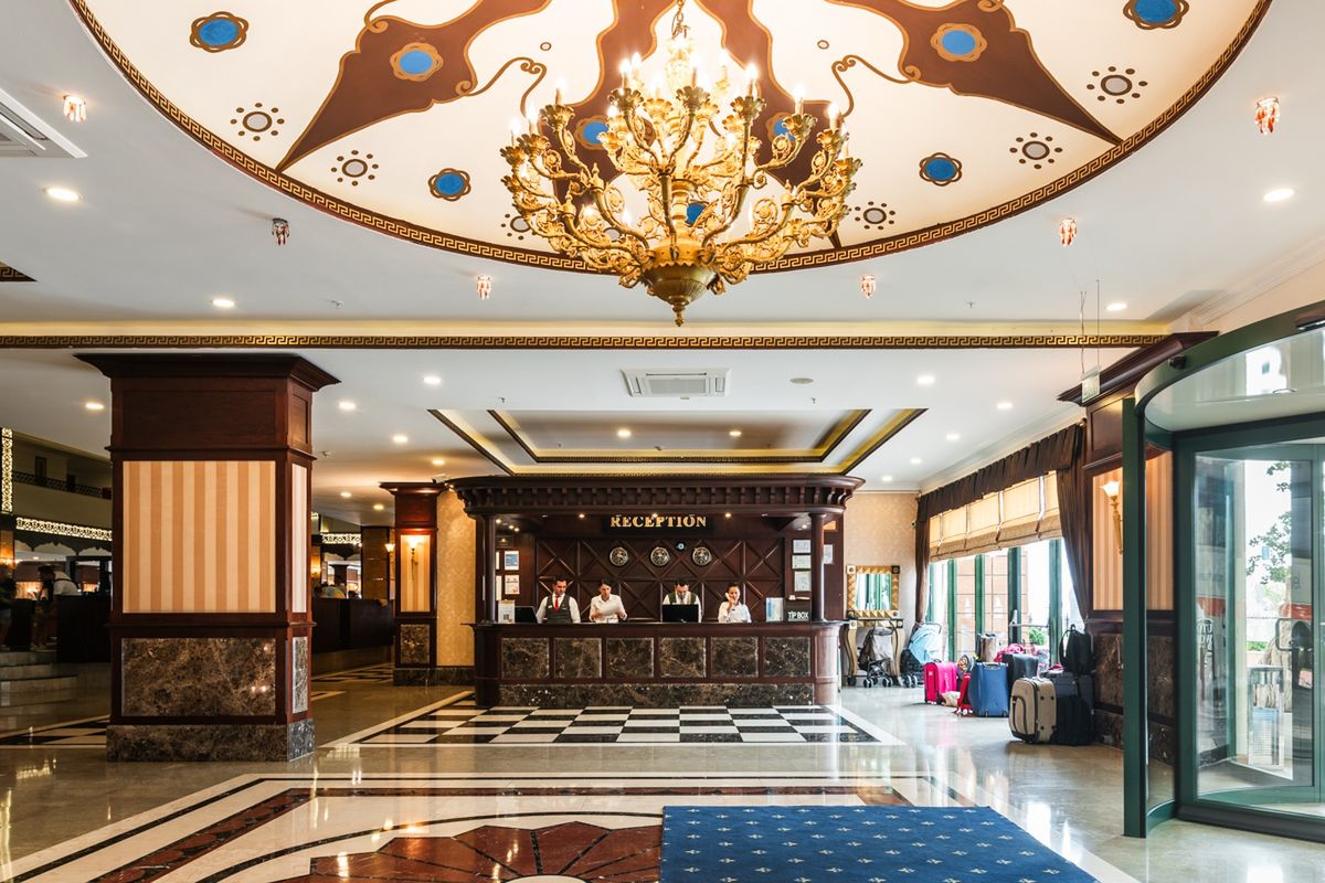 Utopia World - recepcja / lobby