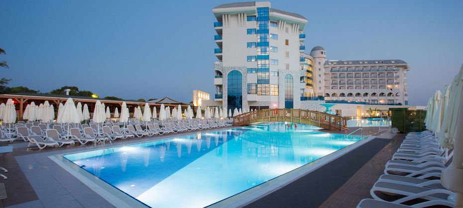 Water Side Resort & Spa