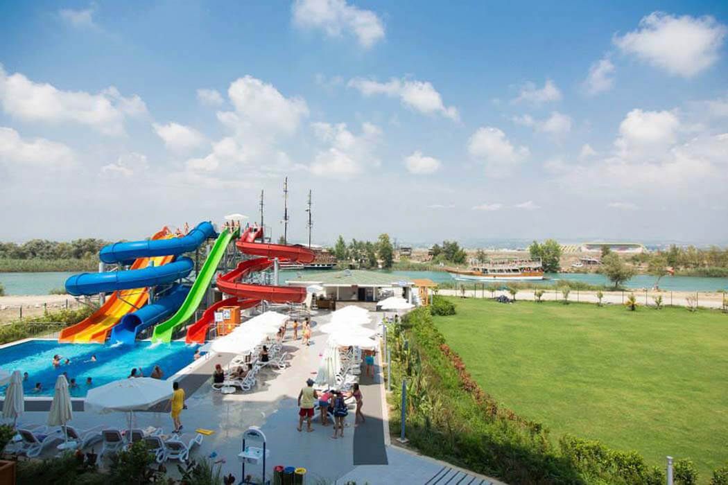 Water Side Resort & Spa - zjeżdżalnia
