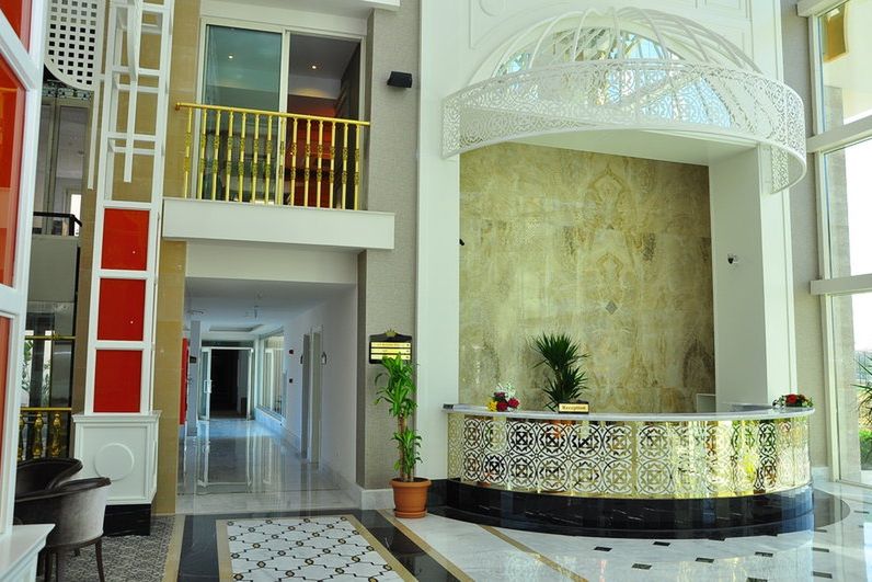 Well Palace Side (ex. Side Crown Charm Palace) - recepcja / lobby