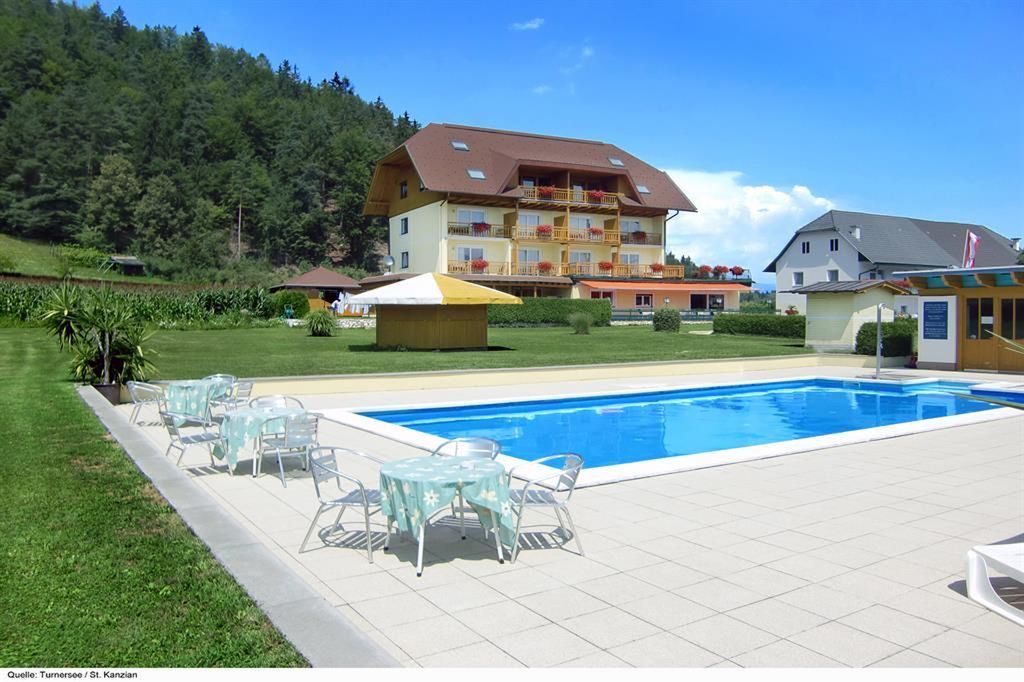 budynek główny, basen, sport i rekreacja