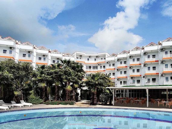 obiekt, teren hotelu, basen