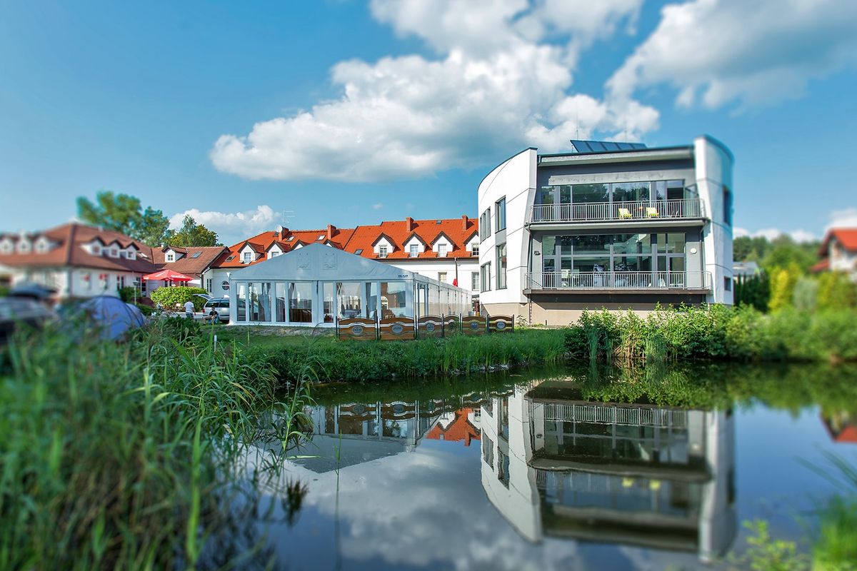 obiekt, teren hotelu