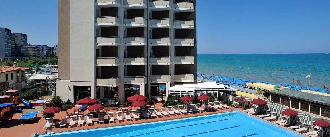 budynek główny, basen