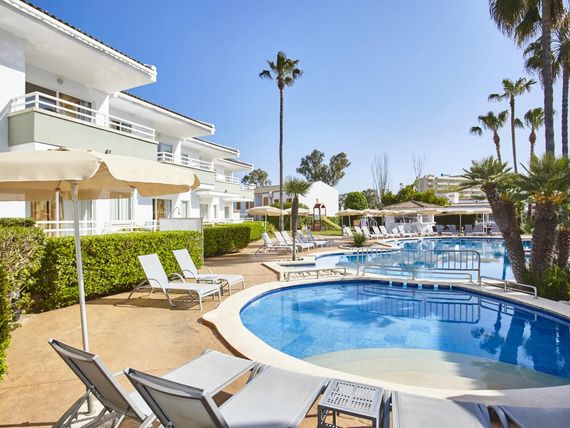 obiekt, teren hotelu, basen