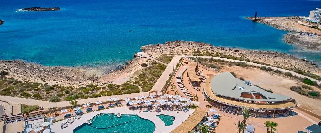 teren hotelu, basen, plaża