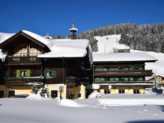 Unterhof 4*