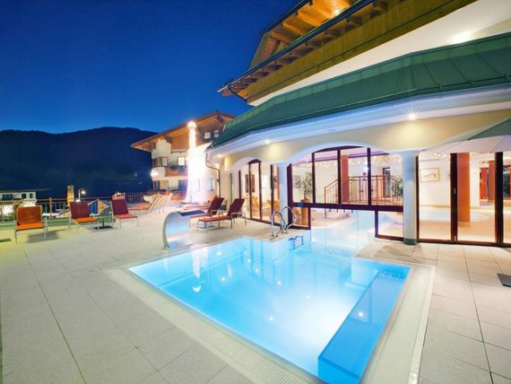 Urslauerhof Berg &amp;amp; Spa 4*
