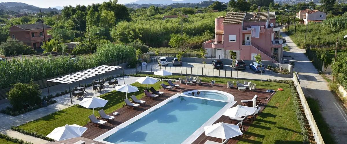 obiekt, teren hotelu, basen