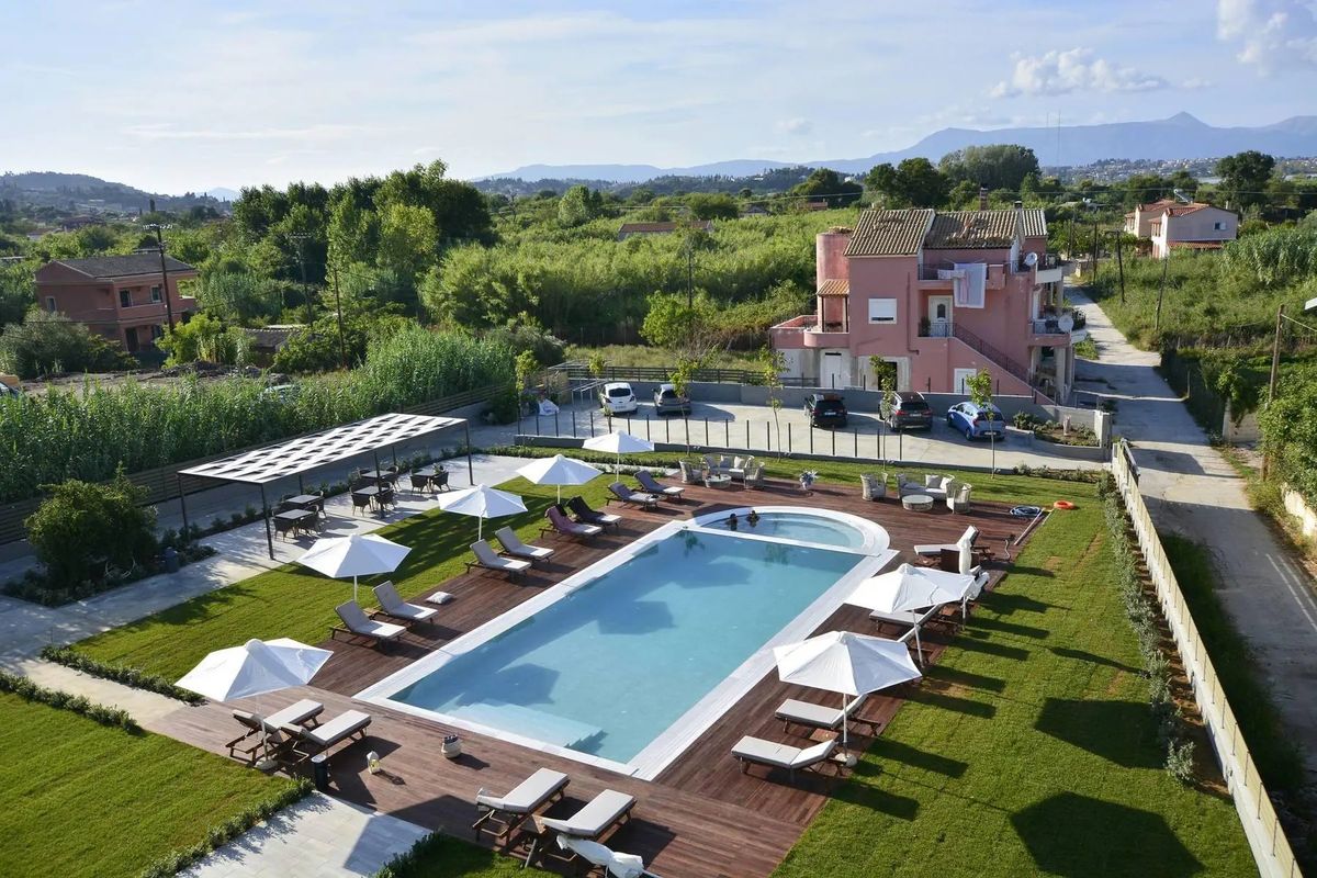 obiekt, teren hotelu, basen